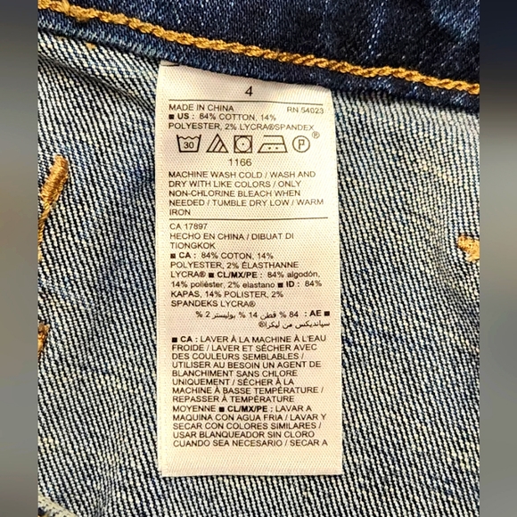 NWT Old Navy Maternity Jeans - Picture 6 of 6